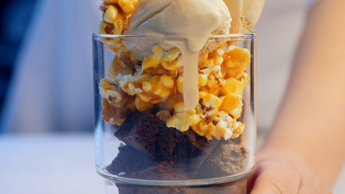 طرز تهیه دسر پارفه پاپکورن کاراملی و قهوه - Caramelized Popcorn Coffee Parfait